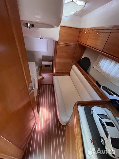 Моторная яхта Bavaria 33 Hard Top