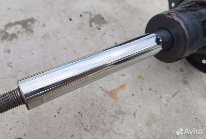 Стойки передние VW Tiguan 2 2.0