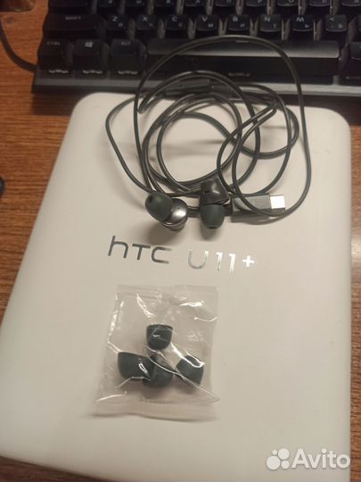 Наушники из комплекта htc u11 plus