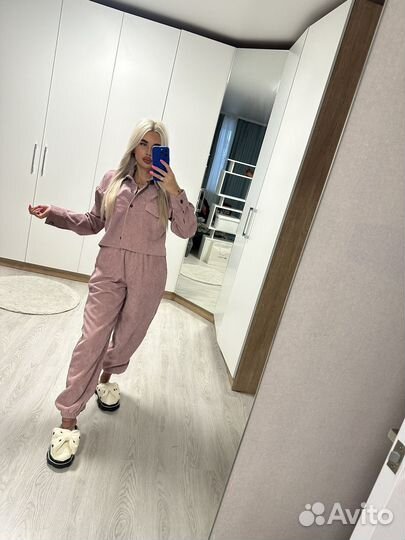 Костюм женский вельветовый