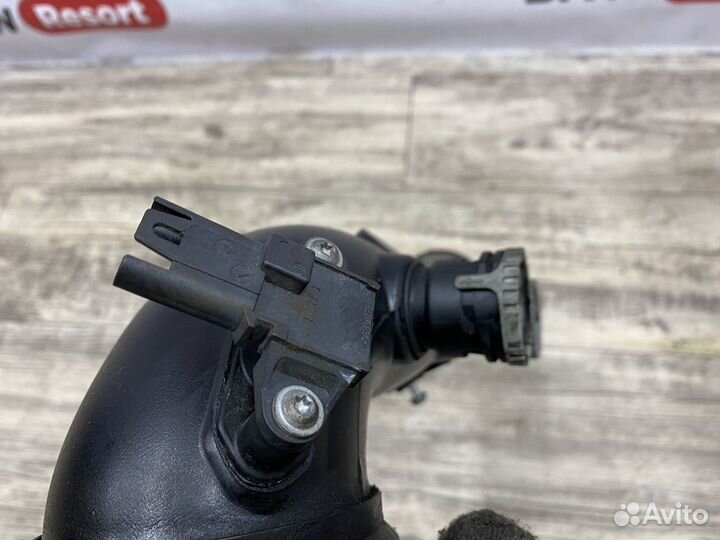 Патрубок интеркулера N54 BMW E90 E91 E92 E93