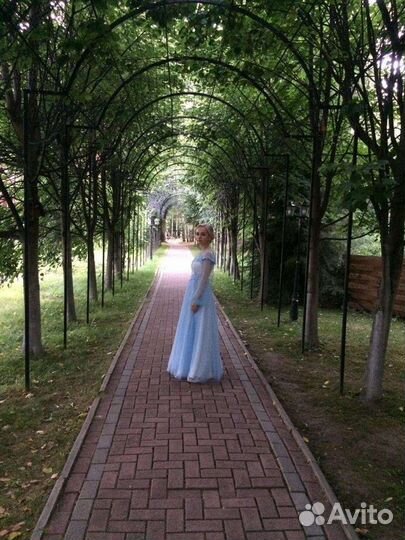 Продам платье,одевалось один раз на выпускной, в и