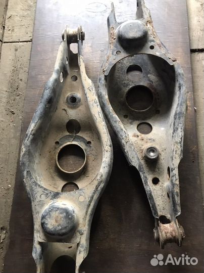 Тойота Рав4 са 40 рычаги задние