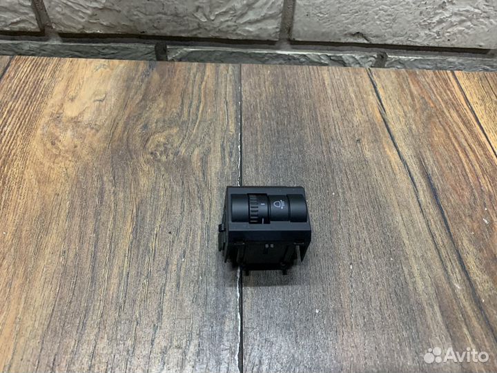 Skoda Yeti Кнопка корректора фар