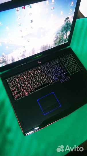 Игровой ноутбук Dell Alienware m17x