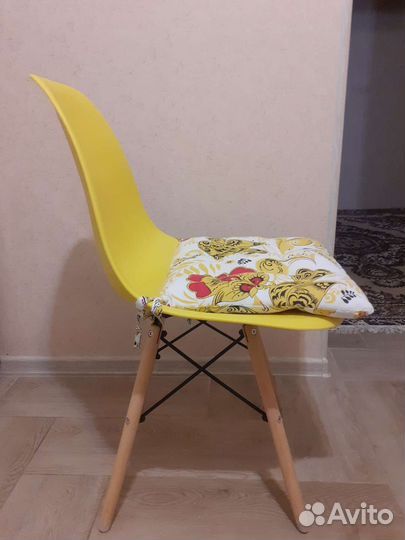 Стул с подушкой