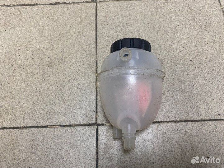 Бачок расширительный Mercedes-Benz C-Class W205