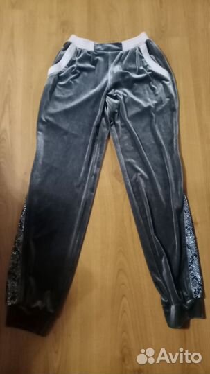 Спортивный костюм женский