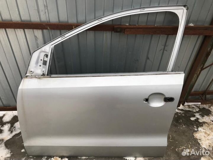 Передняя левая дверь Volkswagen Polo