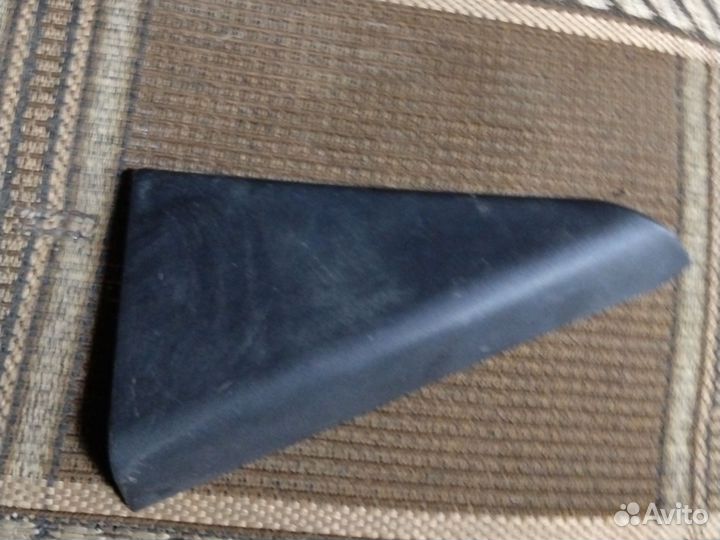 Уголок задней левой двери Киа Рио 3