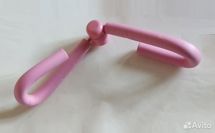 Ласты. Коньки. Гантели. Мяч. Щитки. Обруч