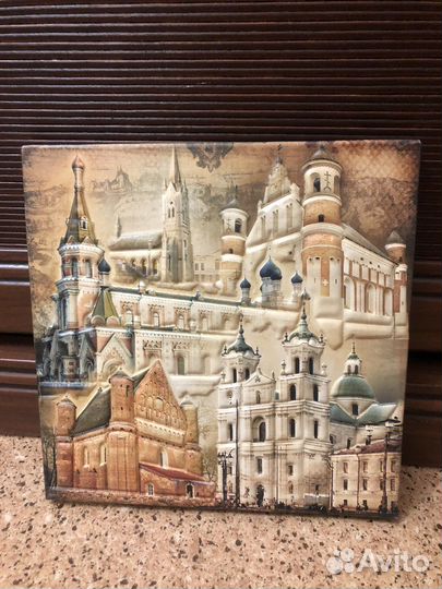 Панно из кожи