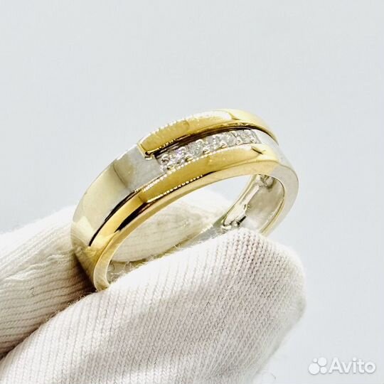 Золотое кольцо с камнем 17р