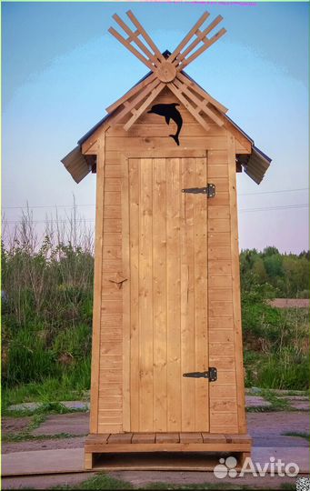Уличный туалет деревянный