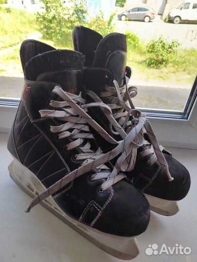Продам коньки