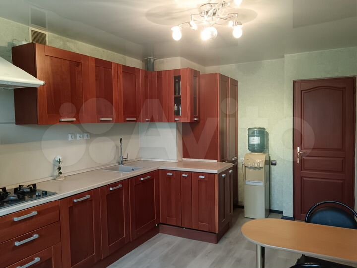 3-к. квартира, 89 м², 1/10 эт.