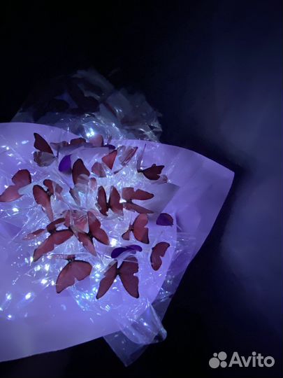 Букет из бабочек с подсветкой