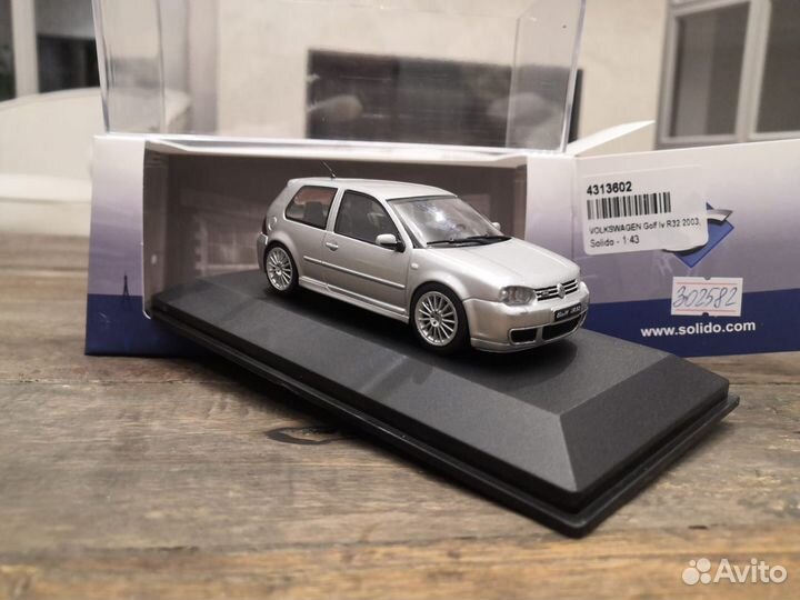 Volkswagen Golf 4 r32 1/43 Solido