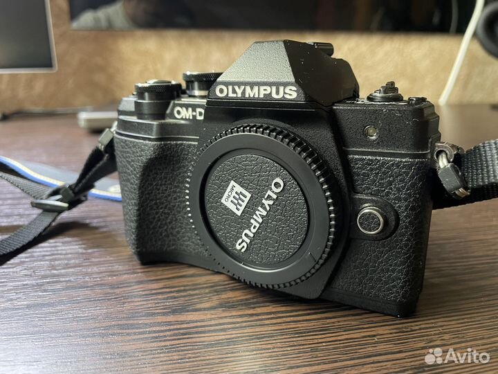 Olympus OM-D E-M10 III + 25mm f1.8 (пробег 16 К)