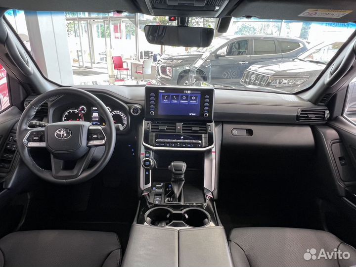 Toyota Land Cruiser 3.3 AT, 2022