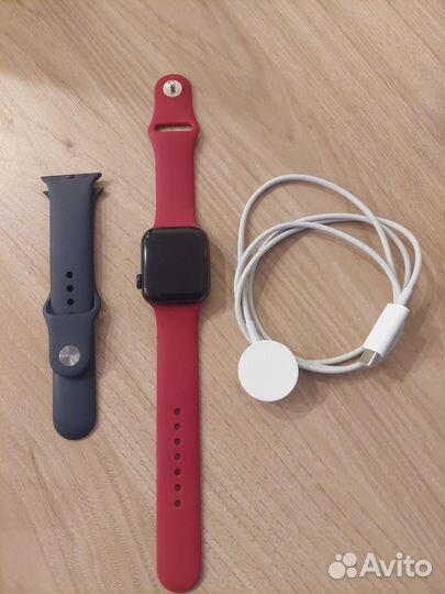Смарт-часы Apple SE 40mm
