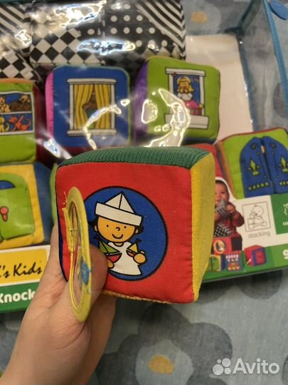 Мягкие кубики звенят окошки открываются