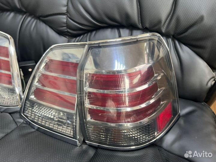 Стоп-сигнал задний Toyota Land Cruiser 200