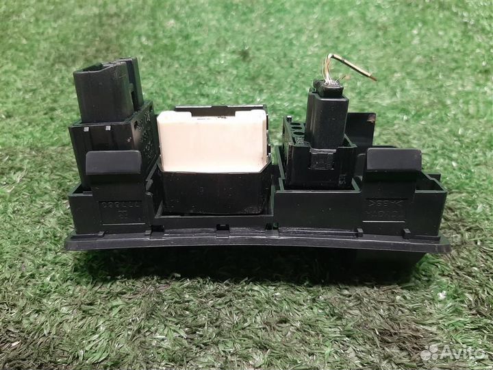 Блок кнопок Toyota Corolla E120 2006
