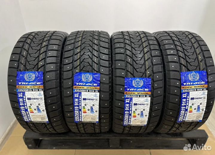 Tri Ace Snow White II 235/35 R19 58H