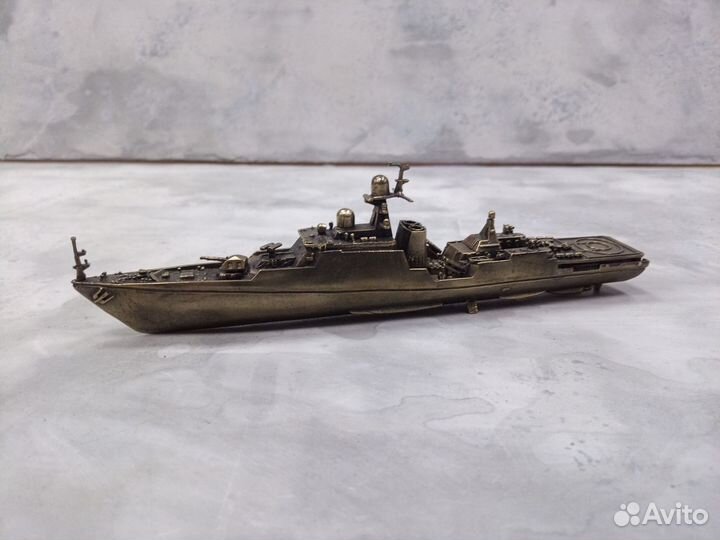Модель ракетного сторожевого корабля 