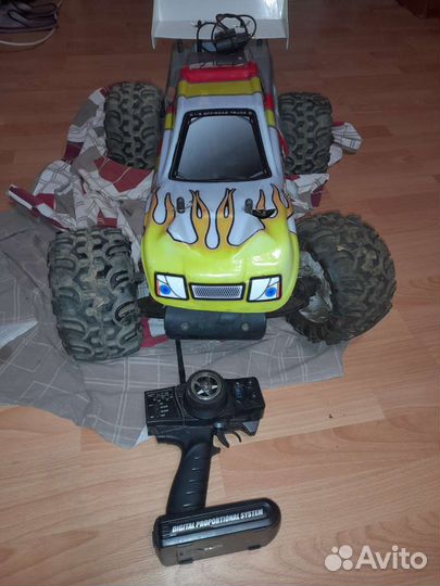 Радиоуправляемая машина на бензине