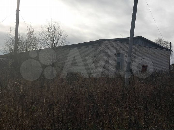 Нежилое здание 307 м² с земельным участком 676 м2