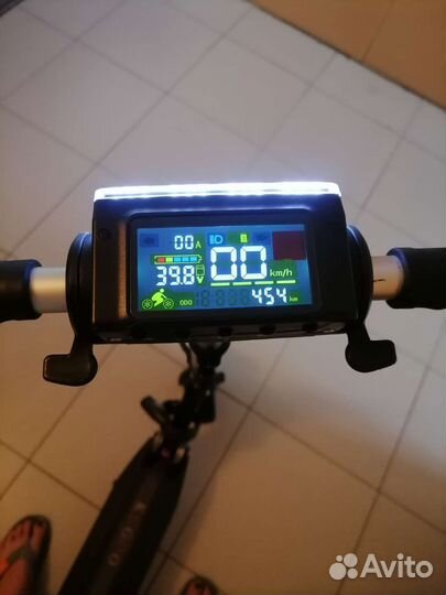 Самокат взрослый электрический бу