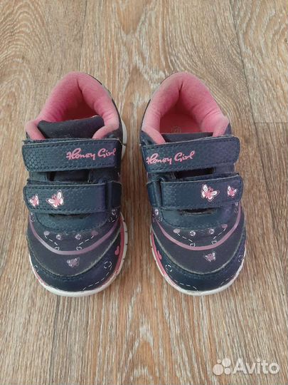 Кроссовки для девочки 22 р
