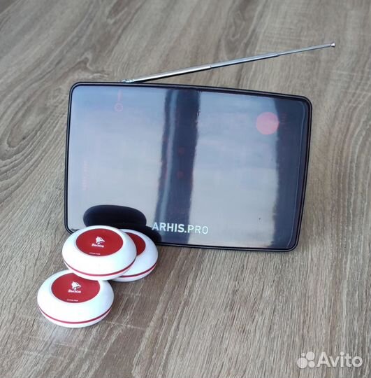 Кнпока вызова официанта и табло отображения вызова