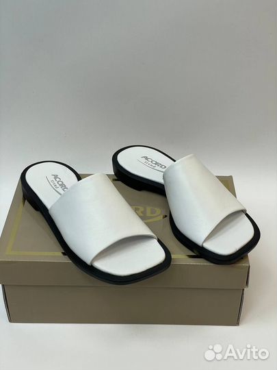 Шлепки женские