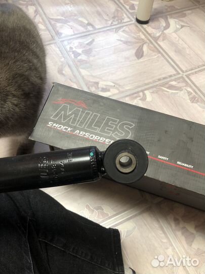 Амортизатор задний на пассат б3