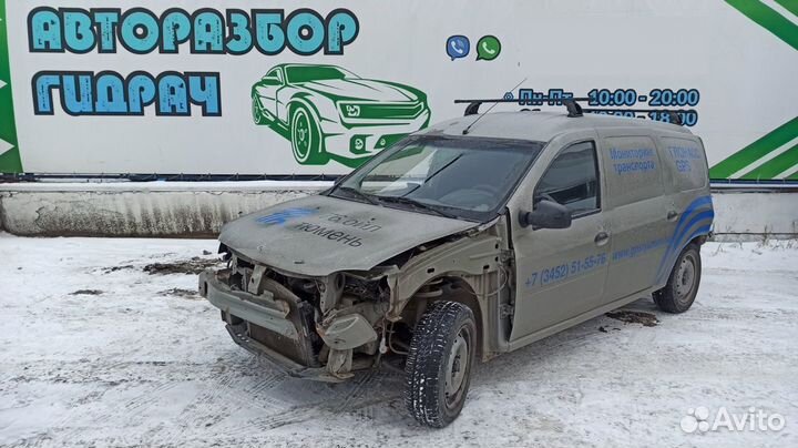 Заглушка бампера левая LADA Largus 8450000251. Сломаны крепления