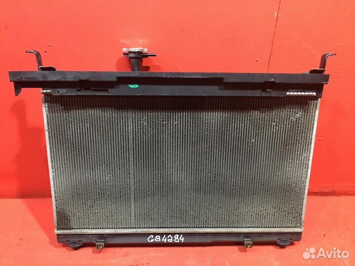 Радиатор охлаждения двигателя Suzuki Vitara