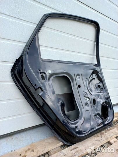 Дверь боковая задняя левая Volkswagen Polo 1.6