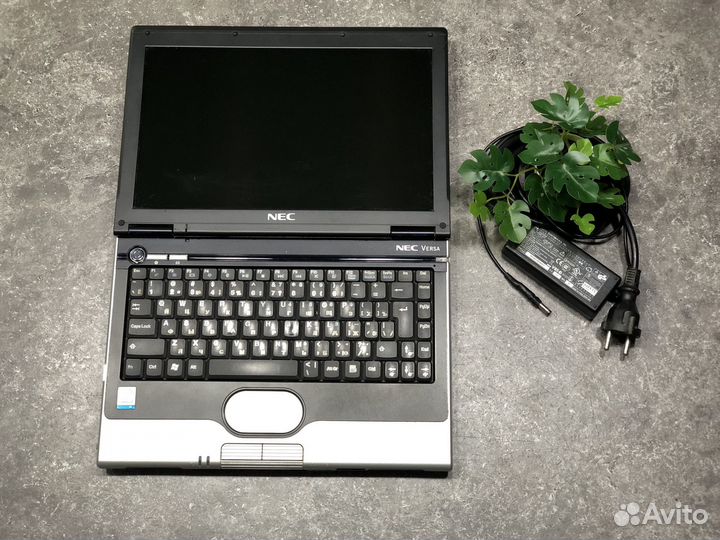 Ноутбук NEC Versa S940