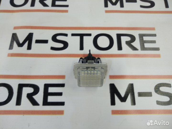 Плафон освещения Mercedes-Benz S-Class W221