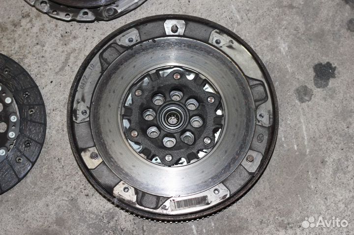 Маховик BMW 5 F10/F11/GT F07 2012 21207594958