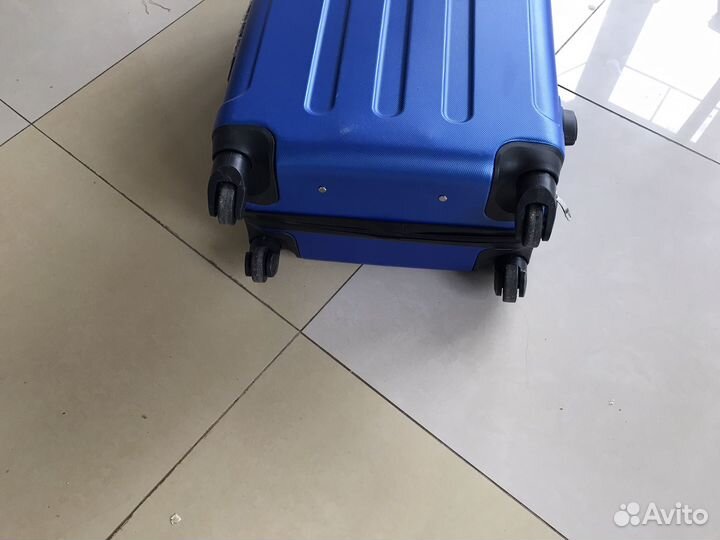 Чемодан на колесах большой xl