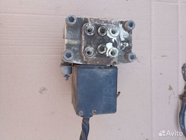 Блок ABS audi 80 б4