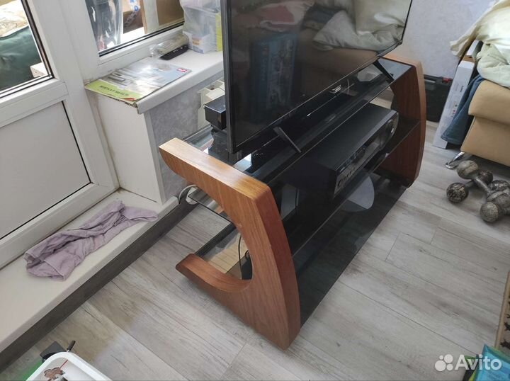 Полка для телевизора