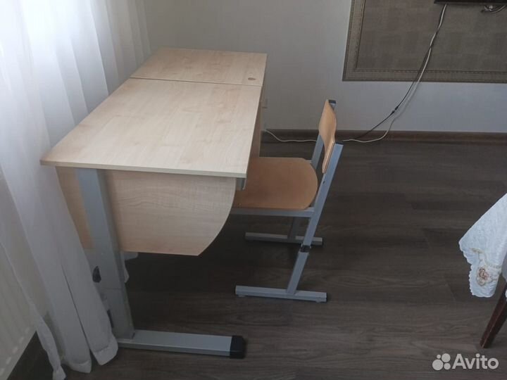Растущая парта и стул бу