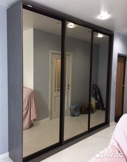 Современный шкаф купе