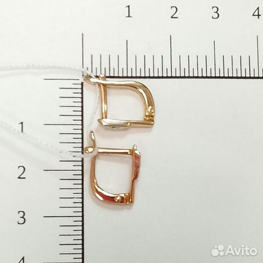 Золотые серьги с камнем