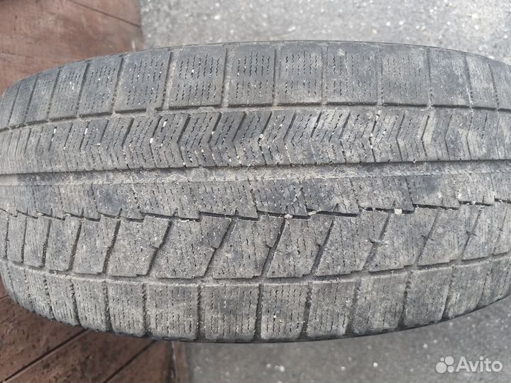 Bridgestone Blizzak VRX 245/45 R18 91S